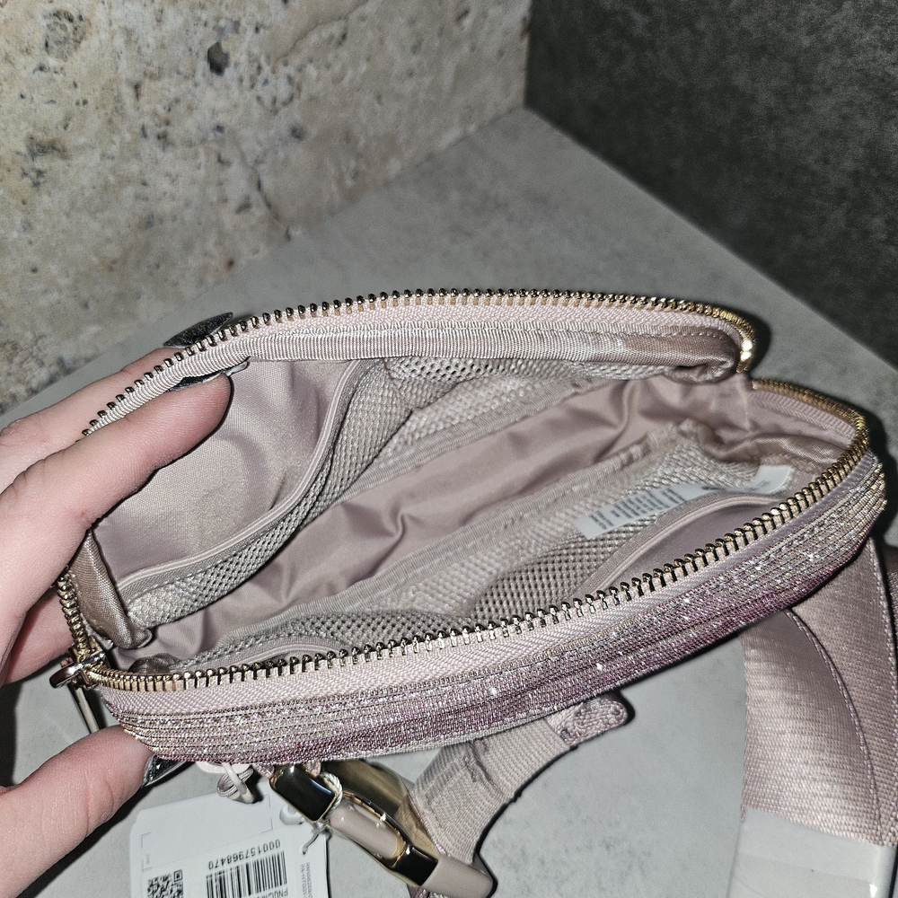 Lululemon Everywhere Belt Bag In Glitter Pink - Sould Out Online - Picture 3 of 3